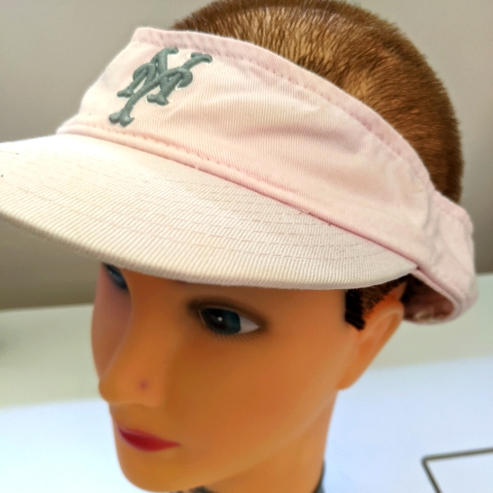 NY , Delta Airlines logo Adj Strap Pink Sun visor, Orig. Owner